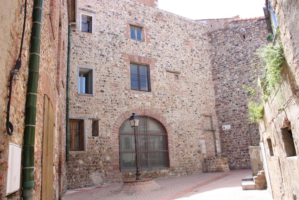 Hotel" La Tour De L'Horloge " Rivesaltes Exterior foto